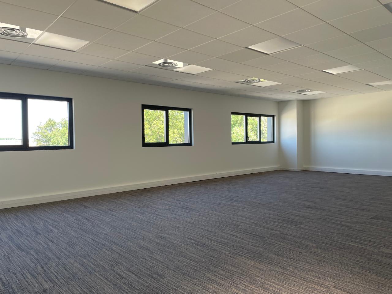 Local d'activité Saint-Aignan-Grandlieu 7679m² Location local d'activité Saint-Aignan-Grandlieu Loire-Atlantique OLACT2207604 8